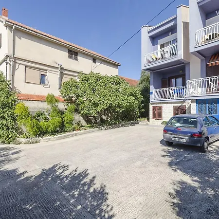 Franciska Apartment *